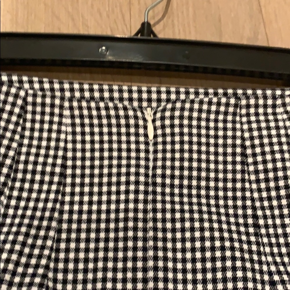 Brandy Melville patterned skirt - Picture 4 of 4